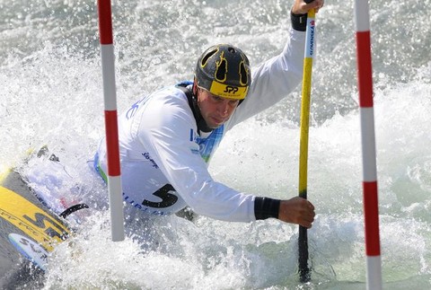 Slávkovský medzi bránkymi