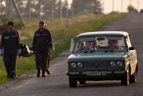 Ukrajina pád lietadla MH17 obete záchranári ľudia 3