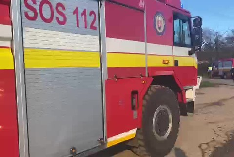 [multi] Masívny požiar haly pri Leviciach 2 6893