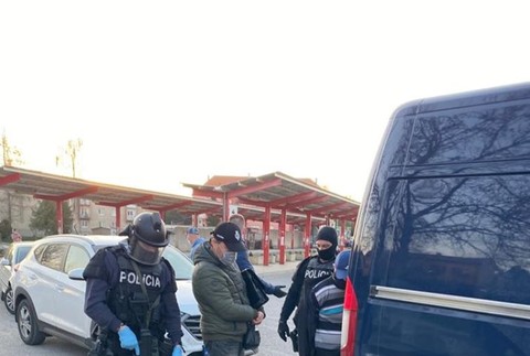 NAKA zasahovala v Levoči. Akcia má súvis s nedovoleným ozbrojovaním