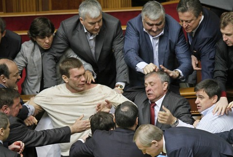 ukrajina, parlament bitka pre ratifikaciu predlzenie najom zakladna rusko