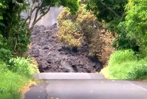 Sopka Kilauea je nevyspytateľná. Šíria sa z nej jedovaté plyny a popol1172