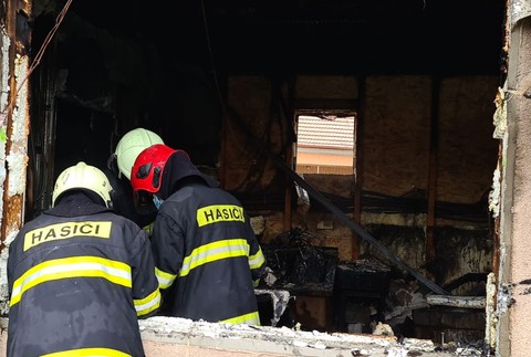 V obci pri Komárne vybuchol stánok s rýchlym občerstvením.