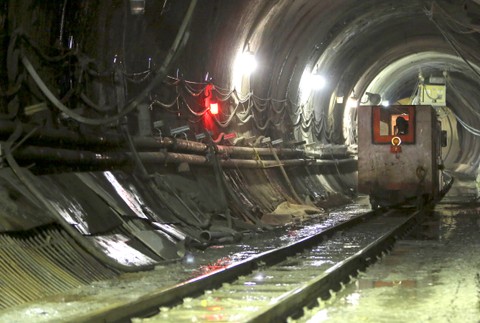 Tunely Manhattan New York metro rozširovanie vlaky stavba