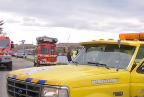 Auto skončilo vo vode 