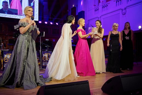 CBB6EE2D-1C2C-4428-8175-78DC3416CFAC