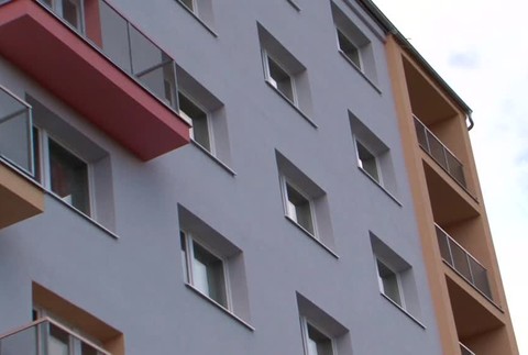 [multi] Tragédia v Ružomberku. Z okna na siedmom poschodí vypadol 17-ročný futbalista 7139