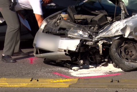 Zrážka troch vozidiel uzavrela diaľnicu do Košíc, v oboch smeroch to spôsobilo kolóny 