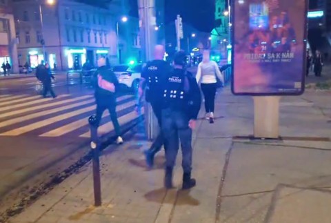 [multi] Nehoda na Kamennom námestí 1158