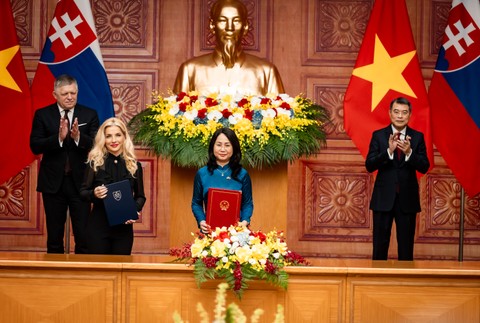 Premiér vo Vietname