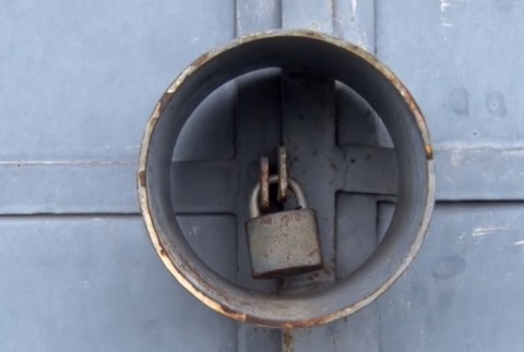 Po zásahu v Kapušanoch skončil vo väzbe Tomáš V. V dome boli výbušniny a zbrane