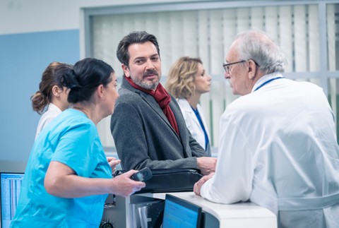 Marek Majeský, Judita Hansman a František Kovár v seriáli Nemocnica