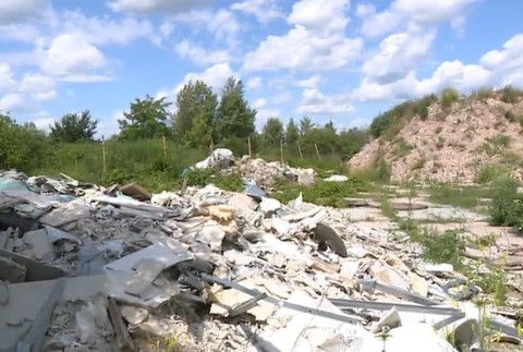 Jedy z bratislavskej skládky kontaminovali vodu aj pôdu. 