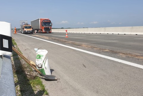 Nehoda na diaľnici D1. V autobuse sedeli deti, ktoré cestovali do školy v prírode