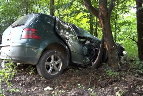 [multi] Vážna nehoda motorkára pri Handlovek. Mladíka v kritickom stave previezli do nemocnice 1406