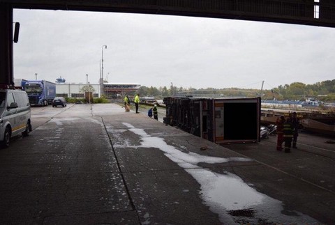 Prevrátený kamión 3