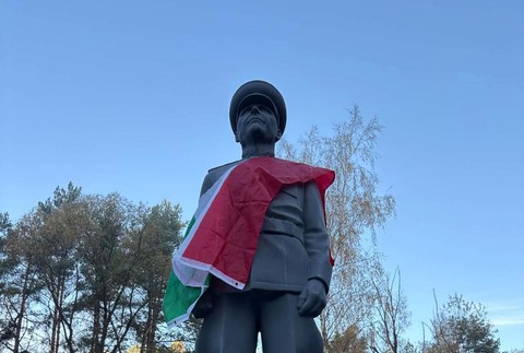 Poškodená socha