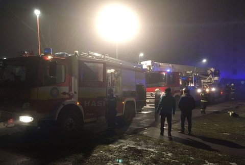 V Bardejove evakuovali z bytovky vyše sto ľudí. Obyvatelia ostali bez strechy nad hlavou 5