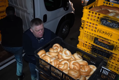 Robert Fico v pekárni 2