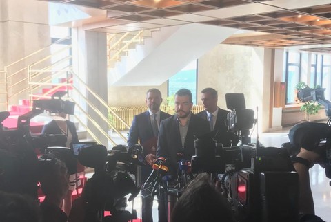 Brífing Andreja Danka a Petra Pellegriniho