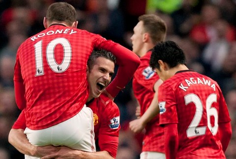 Rooney a Van Persie oslava ManU.jpg