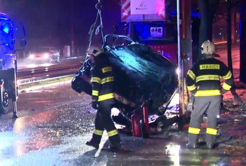 [multi] Nocna nehoda. 1586