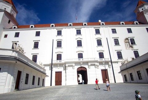 Bratislavský hrad hlavný vchod po rekonštrukcii 