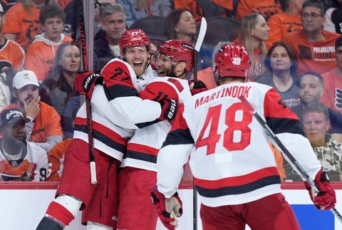 Hurricanes_Flyers_Hockey322415214290