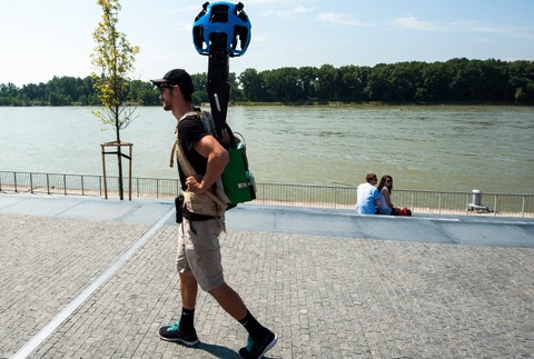 Google trojkolka batoh 3