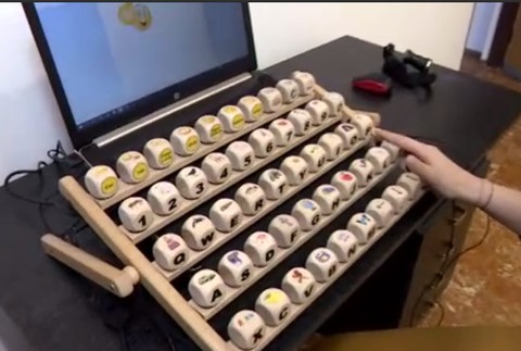 Slovensko sa môže pochváliť novým vynálezom. Táto klávesnica uľahčí život zdravotne znevýhodneným