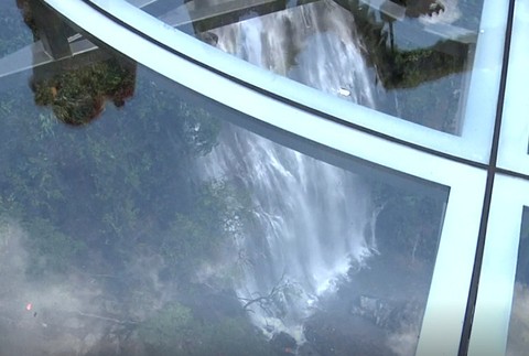 Sklenený most v číne