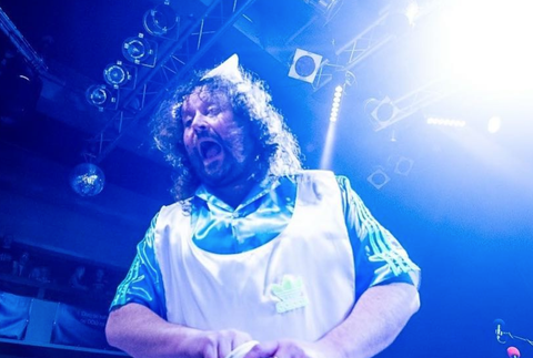 Monkey Business a Roman Holý