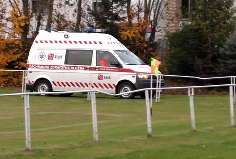 Dvesto kilogramový diviak zaútočil v lese na muža. Zasahovať musel vrtuľník1624