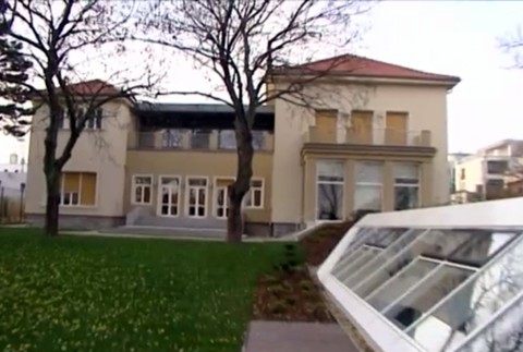 Luxusný nábytok či bazén s protiprúdom. Vláda odsúhlasila nové bývanie pre vysokých politikov