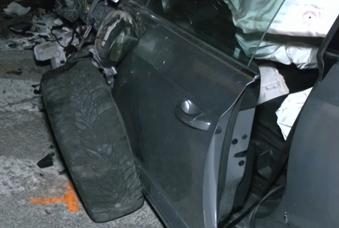 Autonehoda osobného auta s kamiónom