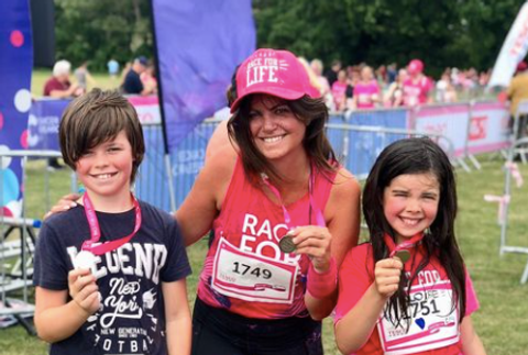 Deborah James so svojimi deťmi