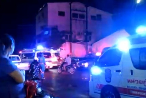 prevrátená loď v Thajsku 