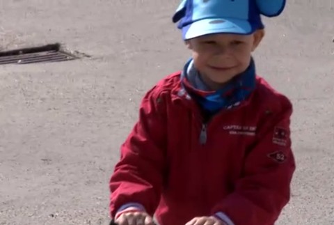 Otec 5-ročného Maxima má hlavu v smútku. Onkológ mu predpísal liek, ktorý údajne nie je dostupný