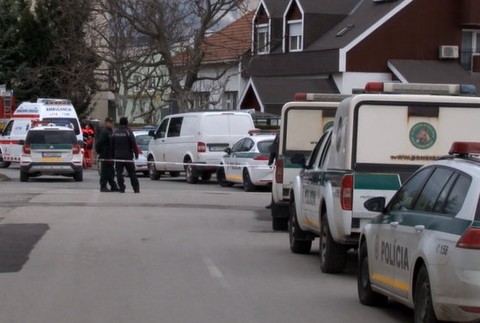 Pre bombu evakuovali stovky študentov. Z anonymného telefonátu obžalovali študentku