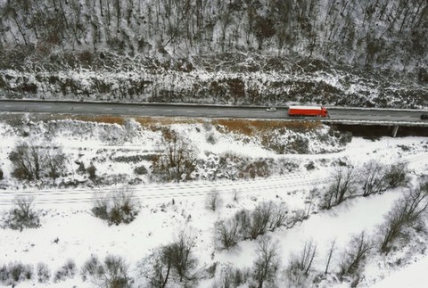 Most na frekventovanom ťahu je poškodený. Po jeho uzavretí, čaká vodičov 200 km obchádzka