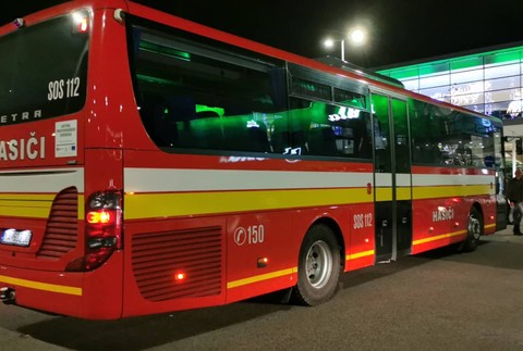 V Bory Mall nahlásili bombu, na miesto pristavili evakuačný autobus 