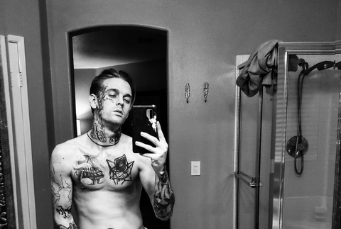 Screenshot_2020-05-07 BABY ( aaroncarter) • Fotky a videá na Instagrame(3)