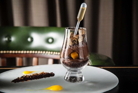 Whiskey bar a múzeum v Tel Avive 