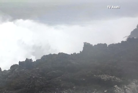 Pre tajfún zrušili 600 letov. Vietor s rýchlosťou 200 km/h mení plány aj politikom3953