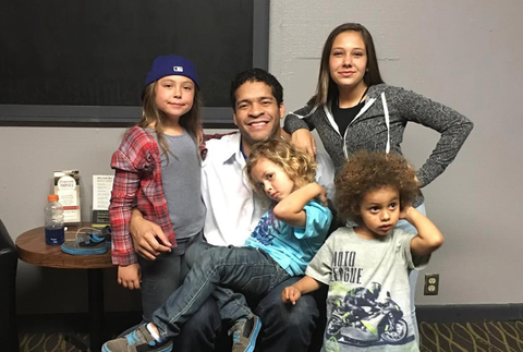 Bert Belasco s rodinou