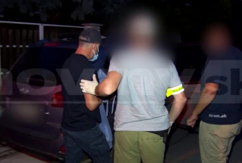 [multi] Krajmer v putách 12327