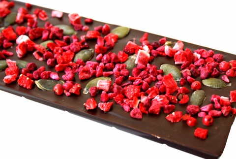 Čokoláda biela mliečna horká ozdoby ovocie výroba chocolatierka