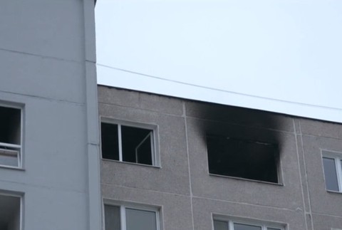 Hrozivý požiar bytovky v Dolnom Kubíne.