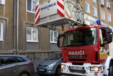 Pri požiari bratislavskej bytovky zomrel muž. 