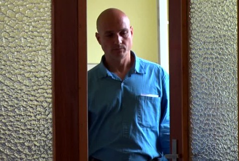 Prvé slová herca Dušana Cinkotu po prepustení na slobodu4911